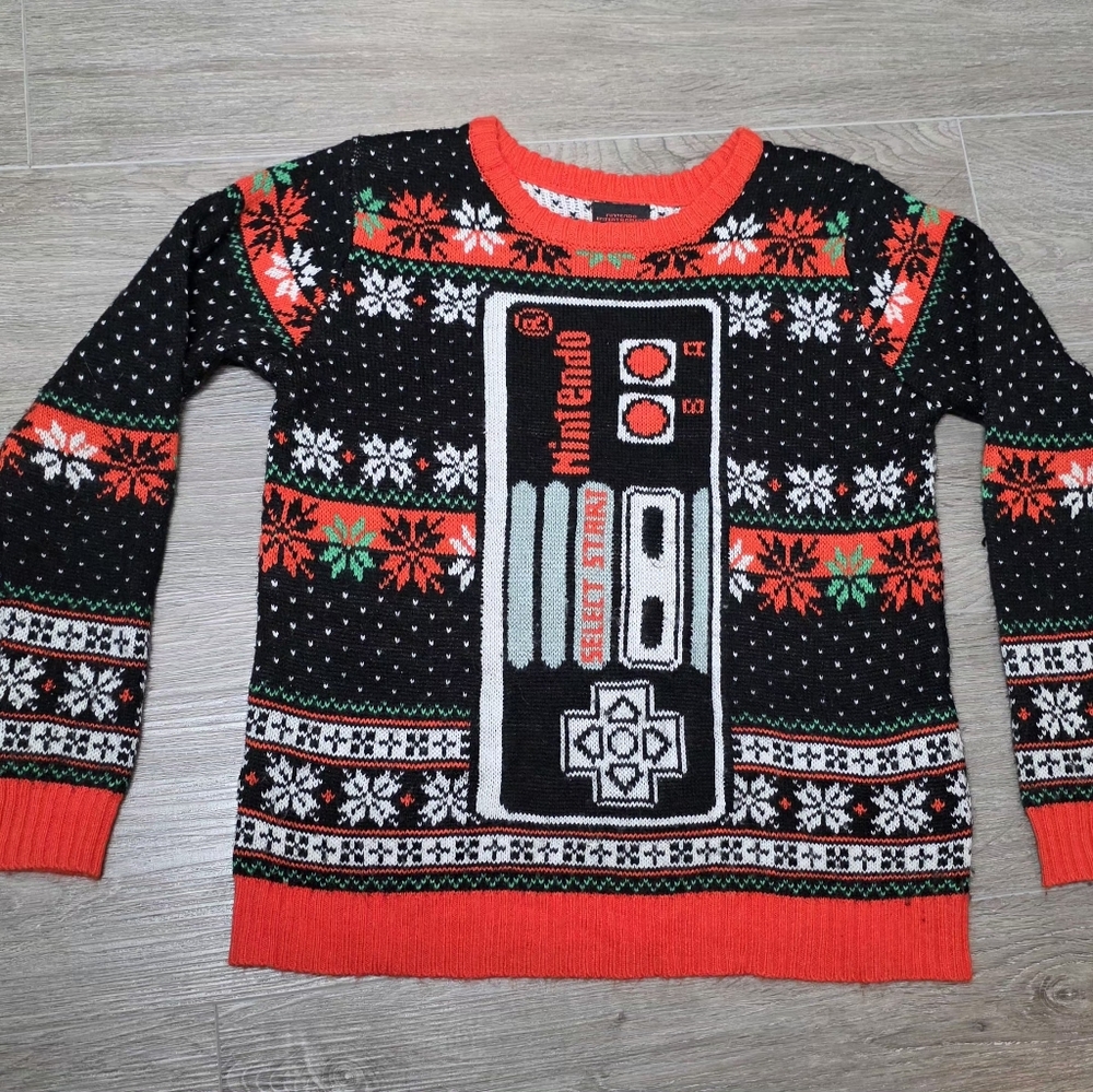 Nintendo Keep It Classic Ugly Christmas Sweater Boys Size Large Unisex